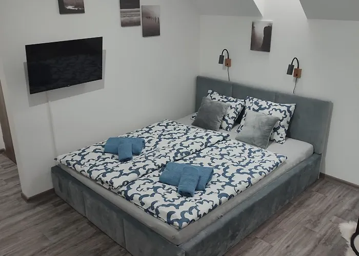 Pod Hrází Chráštany Apartamento *